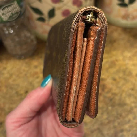 Louis Vuitton Portefeuille Tresol Monogram Wallet - Picture 4 of 12